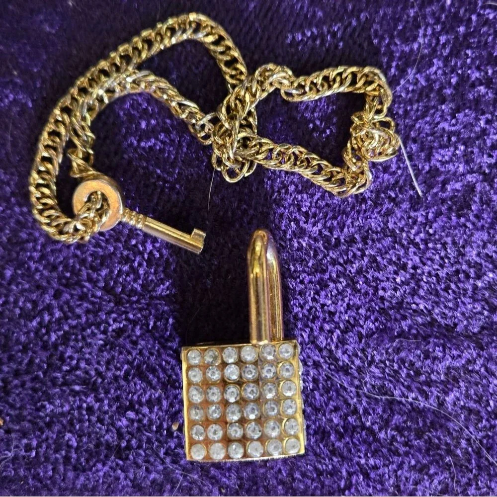 Unbranded elegant gold